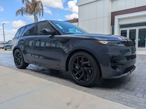 New 2026 Land Rover Range Rover Sport Dynamic SE AWD/4WD image 3