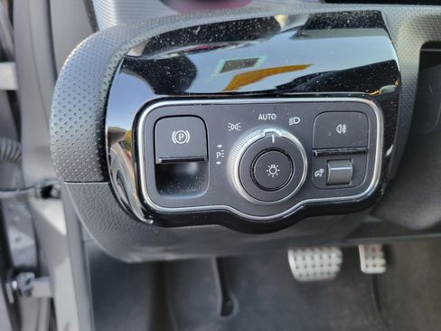 Used 2022 Mercedes-Benz A 220 image 25