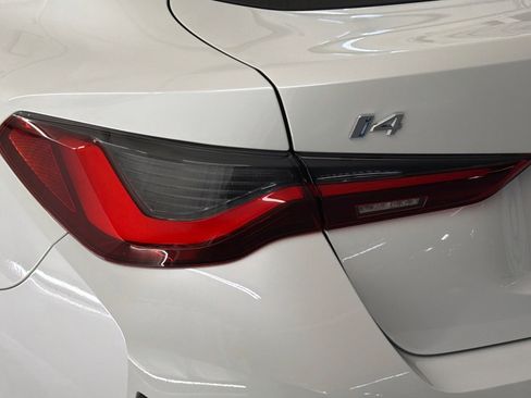 Used 2023 BMW i4 eDrive40 RWD image 12