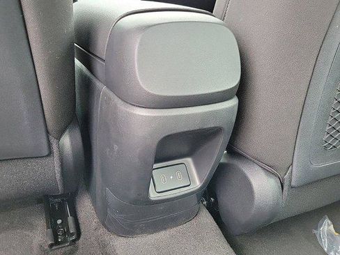 New 2025 Hyundai Elantra SEL image 11