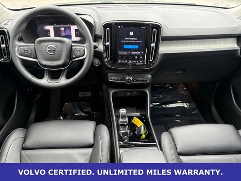 Certified 2023 Volvo XC40 B5 Plus AWD/4WD image 13