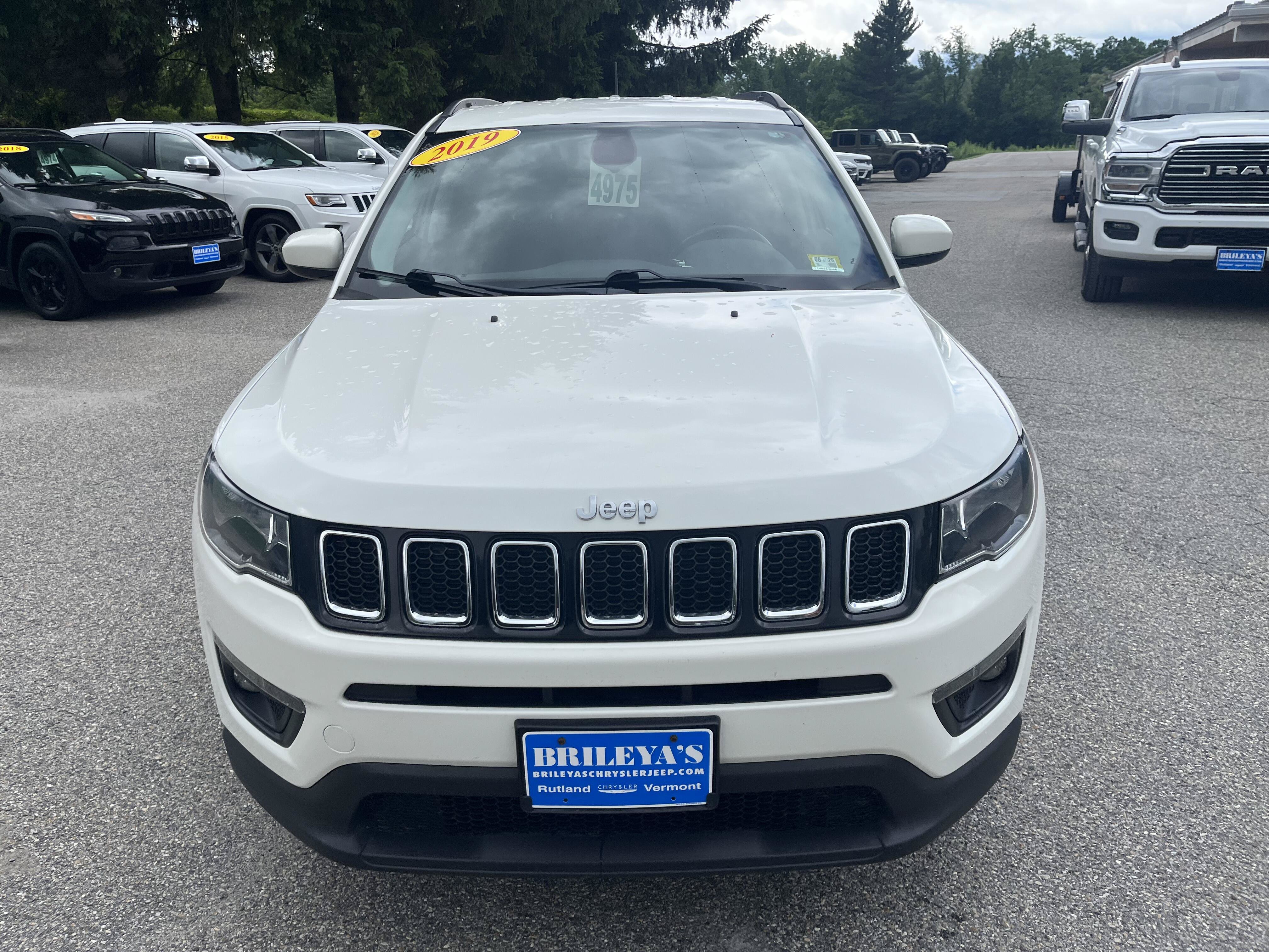 Certified 2019 Jeep Compass Latitude w/ Cold Weather Group AWD/4WD image 2