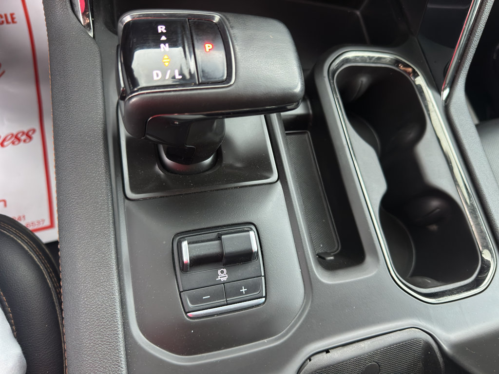 Used 2024 GMC Sierra 1500 AT4 w/ Technology Package AWD/4WD image 18