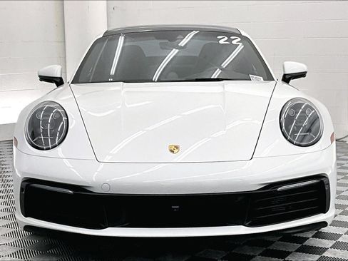 Used 2022 Porsche 911 Carrera RWD image 2