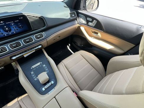 New 2026 Mercedes-Benz GLS 580 4MATIC image 14