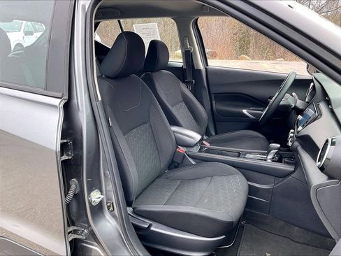 Used 2023 Nissan Kicks SV image 10