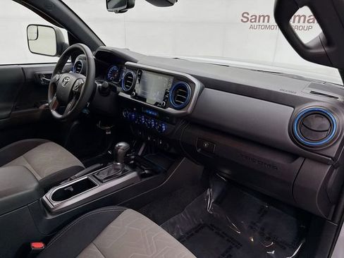 Used 2022 Toyota Tacoma TRD Off-Road image 26