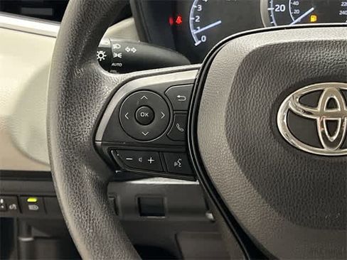 Used 2021 Toyota Corolla LE image 8