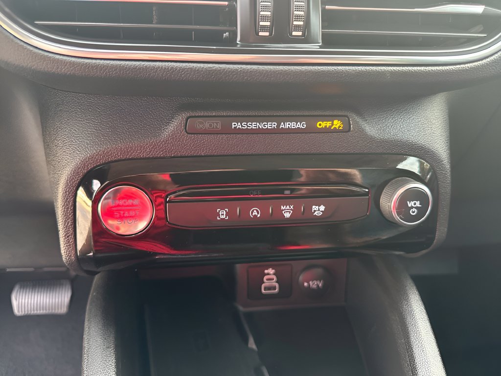 Used 2025 Ford Escape Platinum AWD/4WD image 16