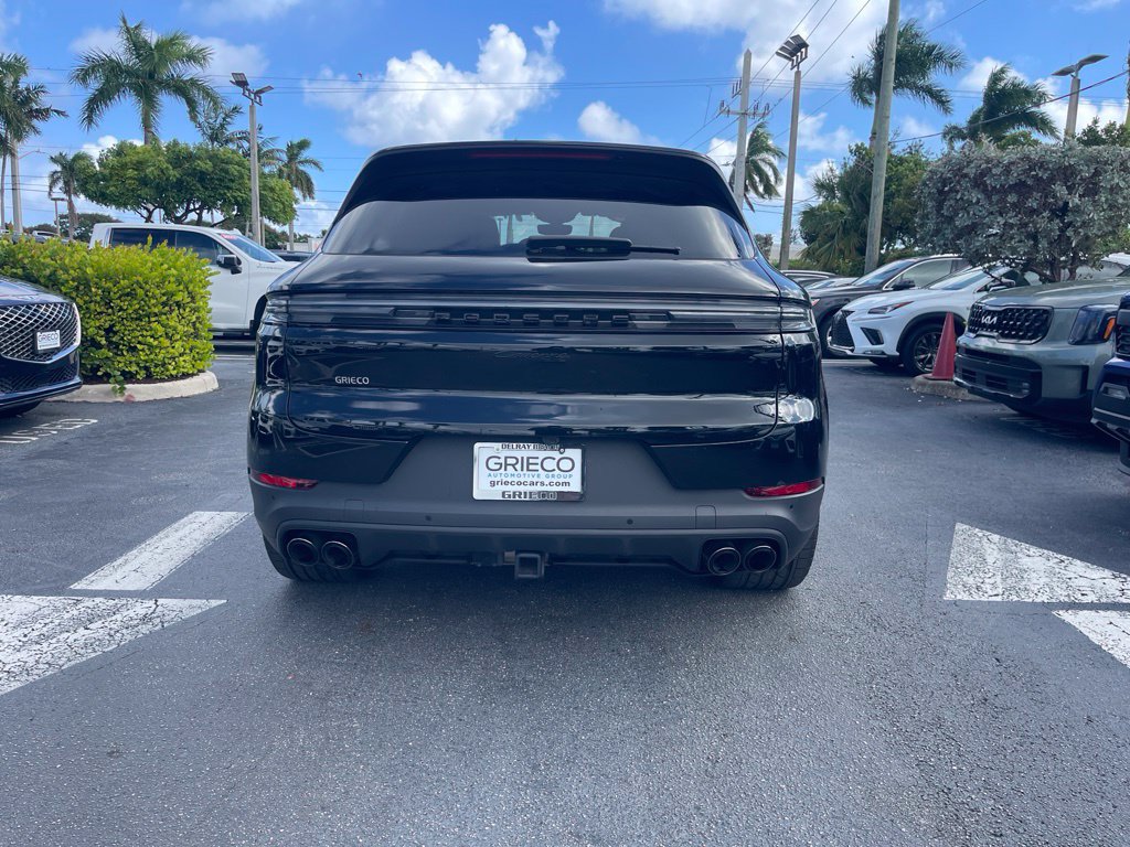Used 2025 Porsche Cayenne w/ Premium Package Plus AWD/4WD image 4
