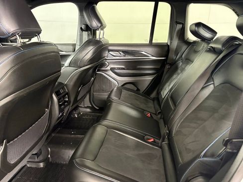 Used 2022 Jeep Grand Cherokee Trailhawk image 36