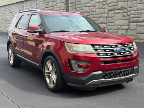 Used 2017 Ford Explorer Limited FWD image 4