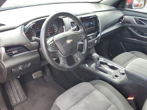 Used 2023 Chevrolet Traverse LT image 18
