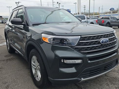 Used 2022 Ford Explorer XLT w/ Equipment Group 202A image 6