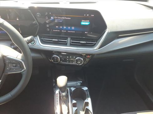 Used 2024 Chevrolet Trax ACTIV w/ Sunroof Package FWD image 30