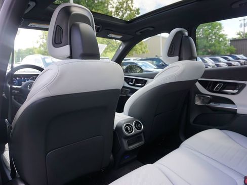 Used 2026 Mercedes-Benz GLC 300 4MATIC image 37