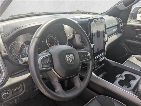 Used 2024 RAM 1500 Laramie AWD/4WD image 9