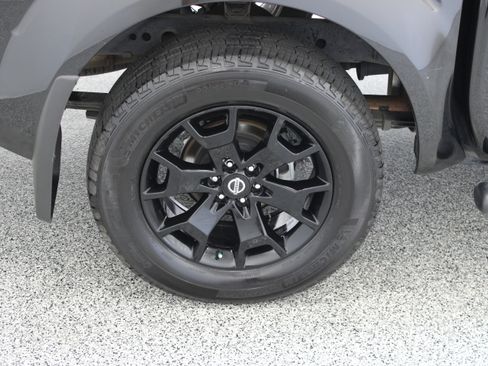 Used 2021 Nissan Frontier SV w/ Midnight Edition Floor Mats RWD image 6