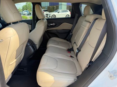 Used 2015 Jeep Cherokee Limited w/ Luxury Group FWD image 11
