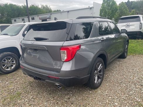 Used 2022 Ford Explorer XLT w/ Equipment Group 202A AWD/4WD image 2