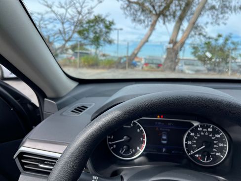 Used 2025 Nissan Altima 2.5 SV image 35