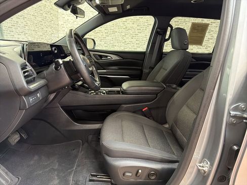 Used 2024 Chevrolet Traverse LT w/ Trailering Package image 25