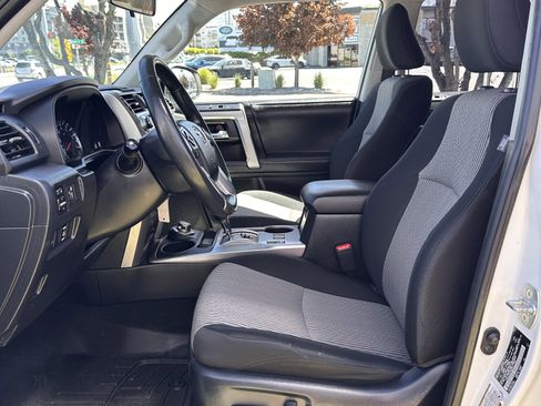Used 2018 Toyota 4Runner SR5 AWD/4WD image 16