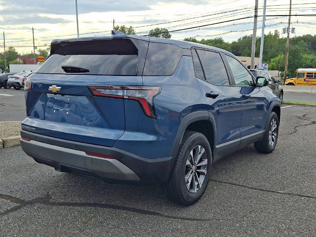 Certified 2025 Chevrolet Equinox LT AWD/4WD image 9