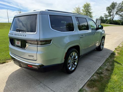 Used 2022 Jeep Grand Wagoneer Series II AWD/4WD image 5