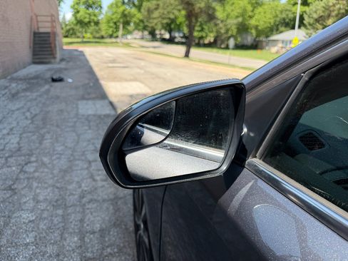 Used 2018 Hyundai Elantra GT FWD image 12