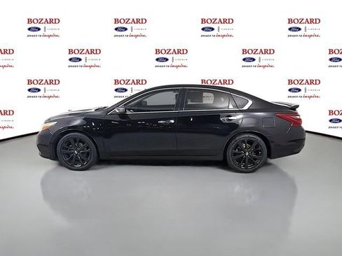 Used 2017 Nissan Altima 2.5 SR w/ Midnight Edition Package FWD image 5