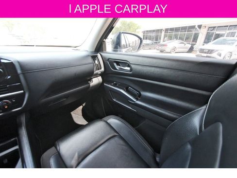 Used 2023 Nissan Pathfinder SL w/ Black Appearance Package image 11