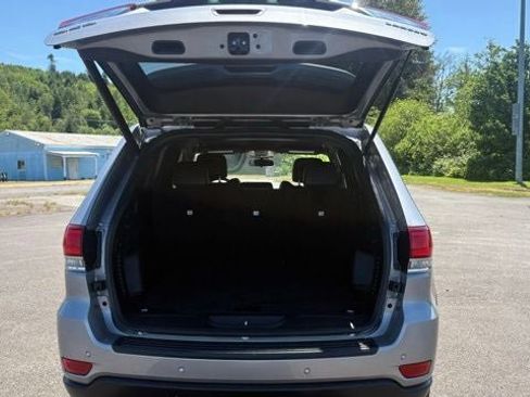 Used 2021 Jeep Grand Cherokee Laredo X AWD/4WD image 7