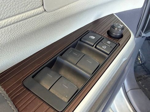 Certified 2021 Toyota Sienna XLE FWD image 20