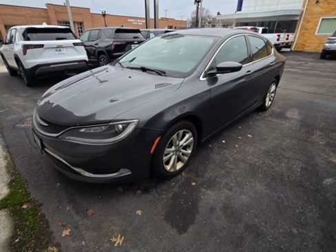 Used 2015 Chrysler 200 Limited image 2
