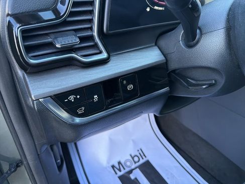 Certified 2023 Kia Sportage X-Line w/ X-Line Premium Package image 33