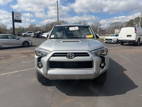 Used 2024 Toyota 4Runner TRD Off-Road image 2
