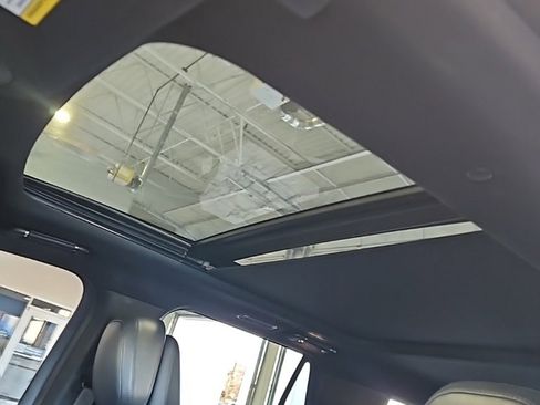 Used 2023 Lincoln Navigator Reserve image 32