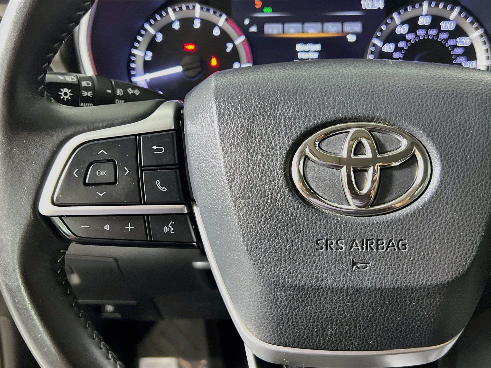 Used 2023 Toyota Highlander XLE FWD image 19