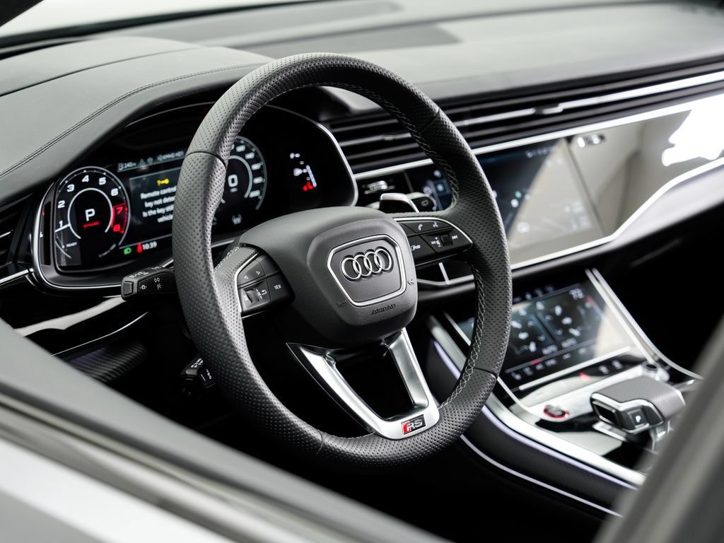 Certified 2026 Audi RS Q8 performance AWD/4WD image 9