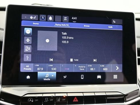Used 2023 Jeep Compass Latitude AWD/4WD image 18