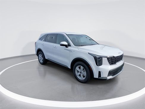 New 2026 Kia Sorento LX image 2