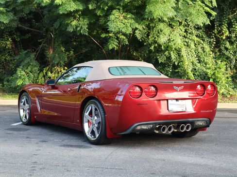 Used 2007 Chevrolet Corvette Convertible w/ Preferred Equipment Group RWD image 8