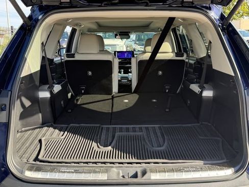 Used 2025 Toyota Grand Highlander AWD Hybrid image 32