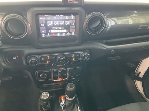 Used 2019 Jeep Wrangler Unlimited Sport image 12