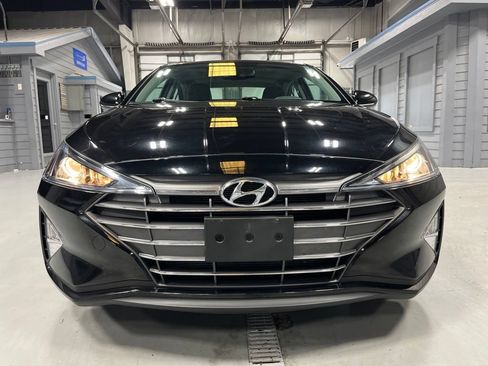 Used 2019 Hyundai Elantra Value Edition FWD image 2