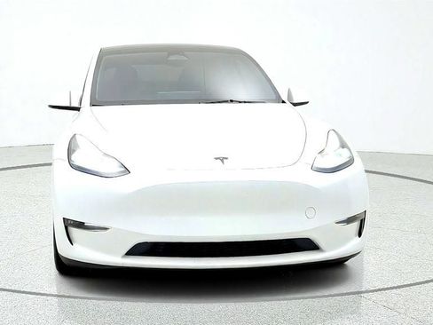 Used 2023 Tesla Model Y Performance AWD/4WD image 2