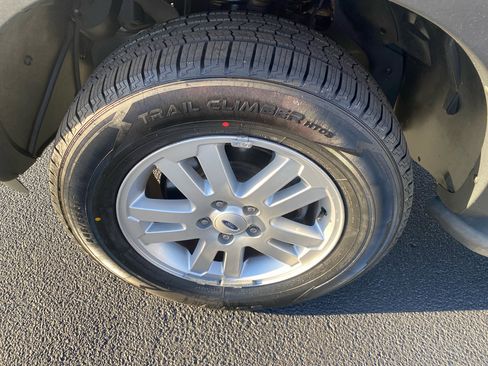 Used 2007 Ford Explorer Sport Trac XLT image 8