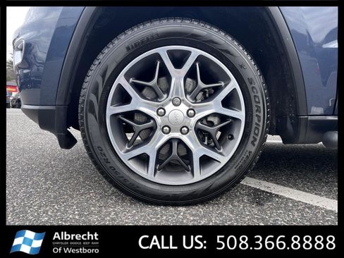 Used 2021 Jeep Grand Cherokee Limited w/ Sun & Sound Group image 31