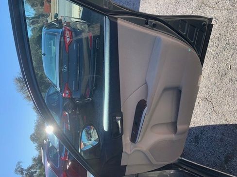 Used 2012 Toyota Camry XLE image 7